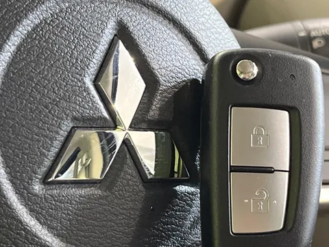 Mitsubishi eK Space