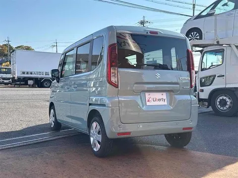 Suzuki Spacia