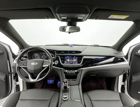 Cadillac XT6
