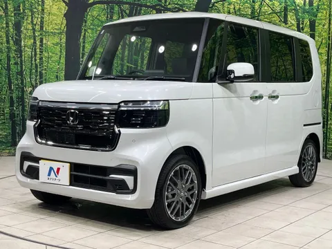 Honda N-BOX Custom