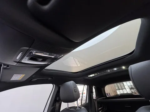 Mercedes-Benz Mercedes-Benz GLB