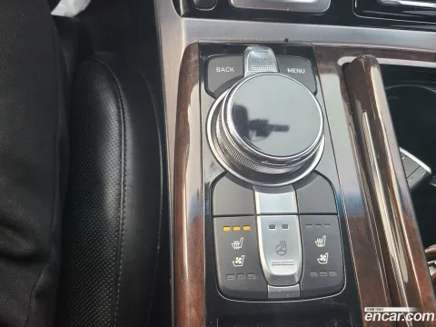 Genesis G90 (EQ900)
