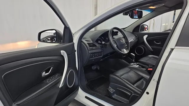 Renault SM3