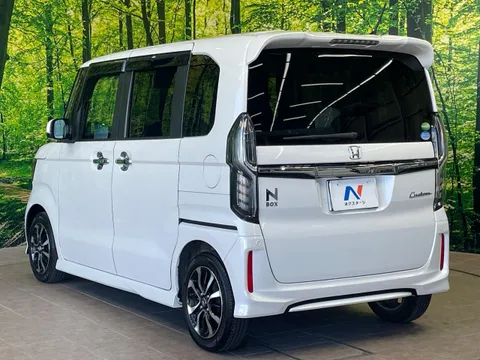 Honda N-BOX Custom