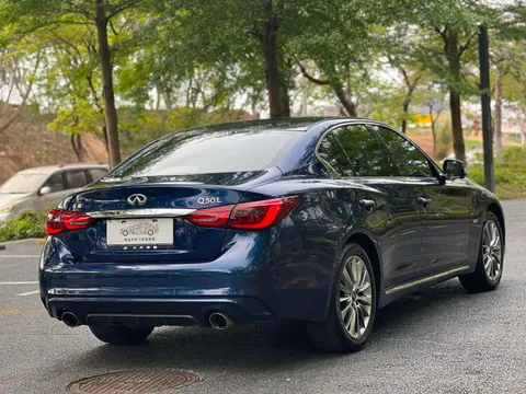 Infiniti Q50L