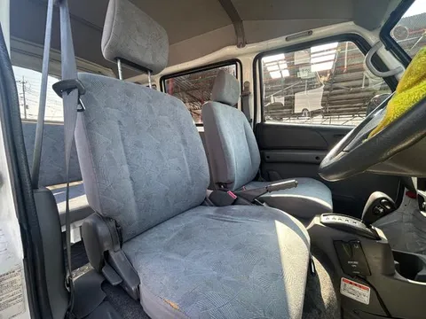 Nissan Clipper Van