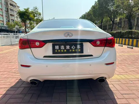Infiniti Q50L