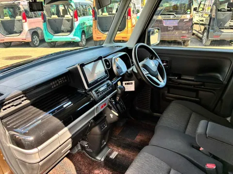 Suzuki Spacia Custom