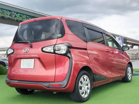 Toyota Sienta