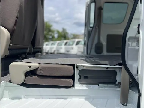 Nissan Clipper Van
