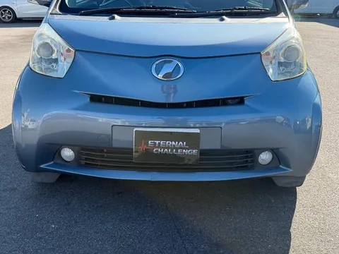 Toyota iQ