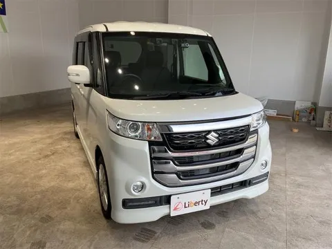 Suzuki Spacia Custom Z