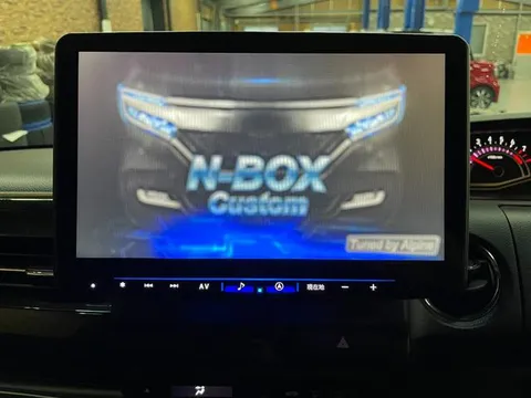 Honda N-BOX Custom