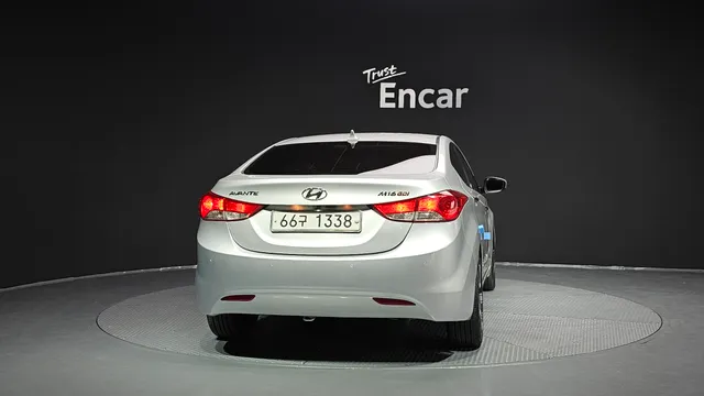 Hyundai Elantra (Avante)