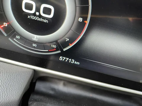 Hongqi HS5