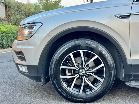 Volkswagen Tiguan L