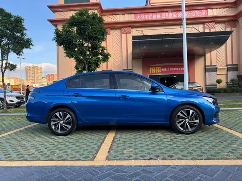 Peugeot 408
