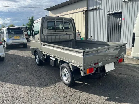 Nissan Clipper Truck