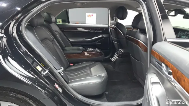 Genesis G90 (EQ900)