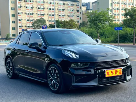 Lynk & Co 03