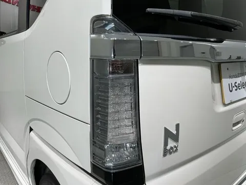 Honda N-BOX Custom