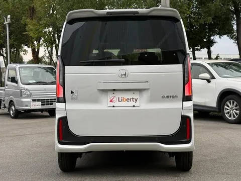 Honda N-BOX Custom