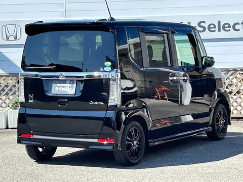 Honda N-BOX Custom