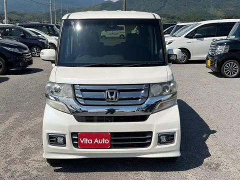 Honda N-BOX Custom