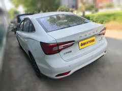 Roewe i5