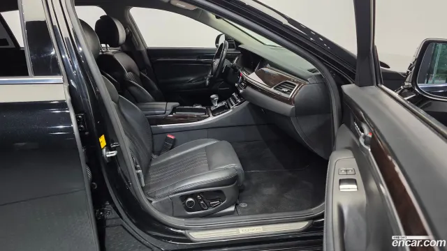 Genesis G90 (EQ900)