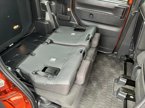 Toyota Pixis Mega
