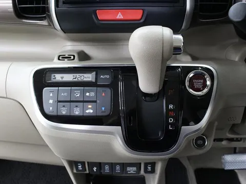 Honda N-BOX Slash