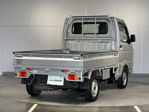 Nissan Clipper Truck