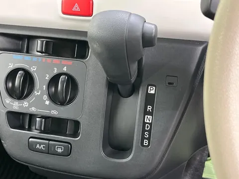Daihatsu Mira Tocot