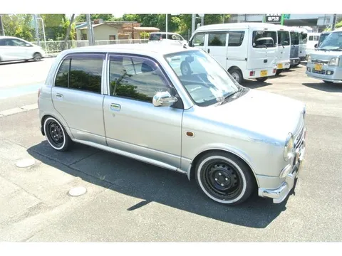 Daihatsu Mira Gino