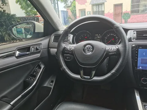 Volkswagen Sagitar