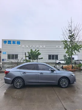 Roewe i5
