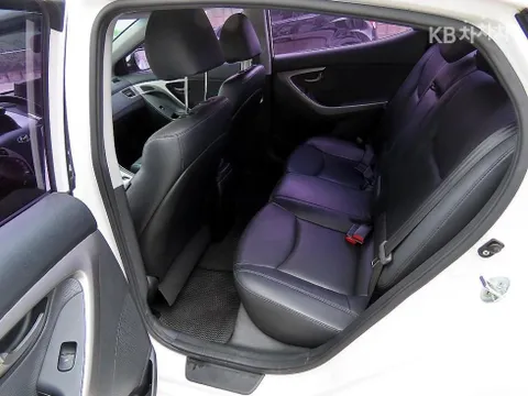 Hyundai Elantra (Avante)