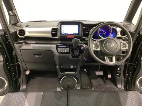 Honda N-BOX Slash
