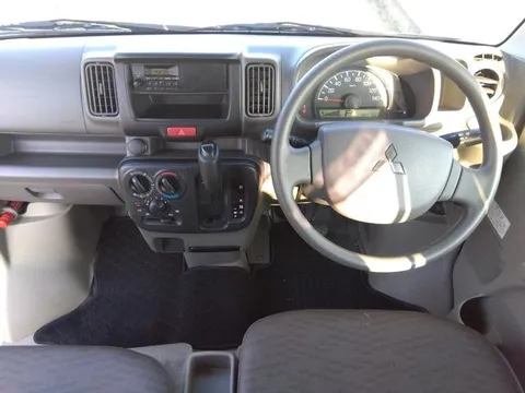 Mitsubishi Minicab Van