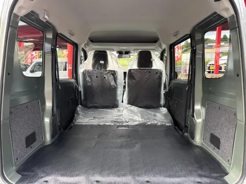 Mitsubishi Minicab Van