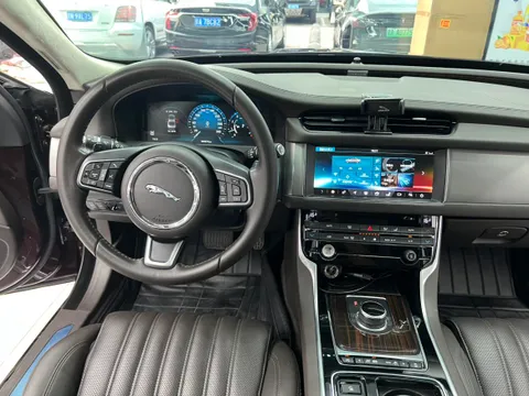 Jaguar XFL