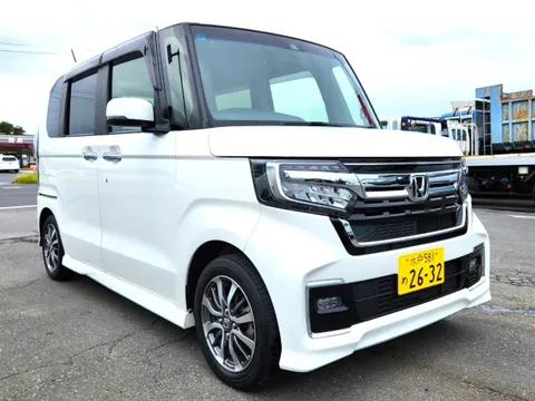 Honda N-BOX Custom