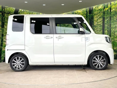 Toyota Pixis Mega