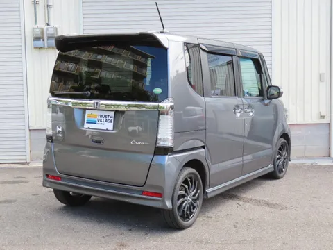 Honda N-BOX Custom
