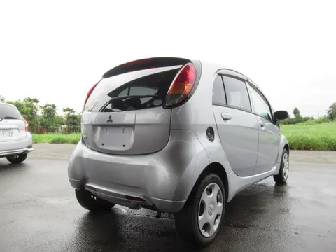 Mitsubishi I