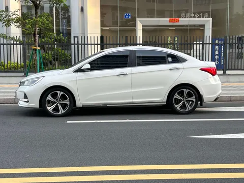 Chery Arrizo 5