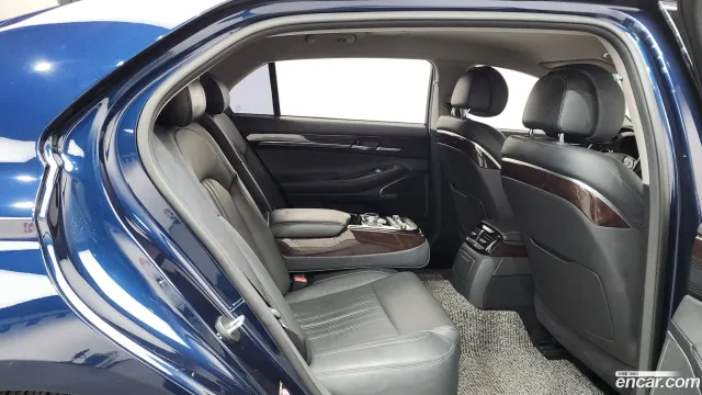 Genesis G90 (EQ900)