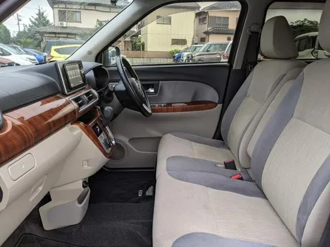 Toyota Pixis Joy
