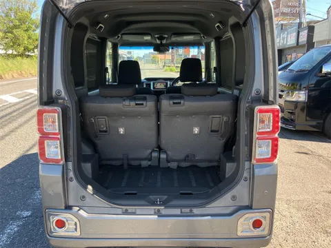 Toyota Pixis Mega